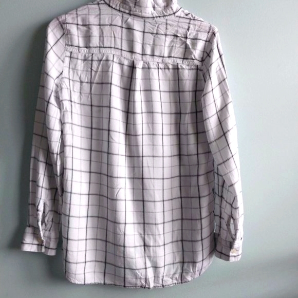 Old Navy Plaid Shirt For Women - Picture 2 of 8